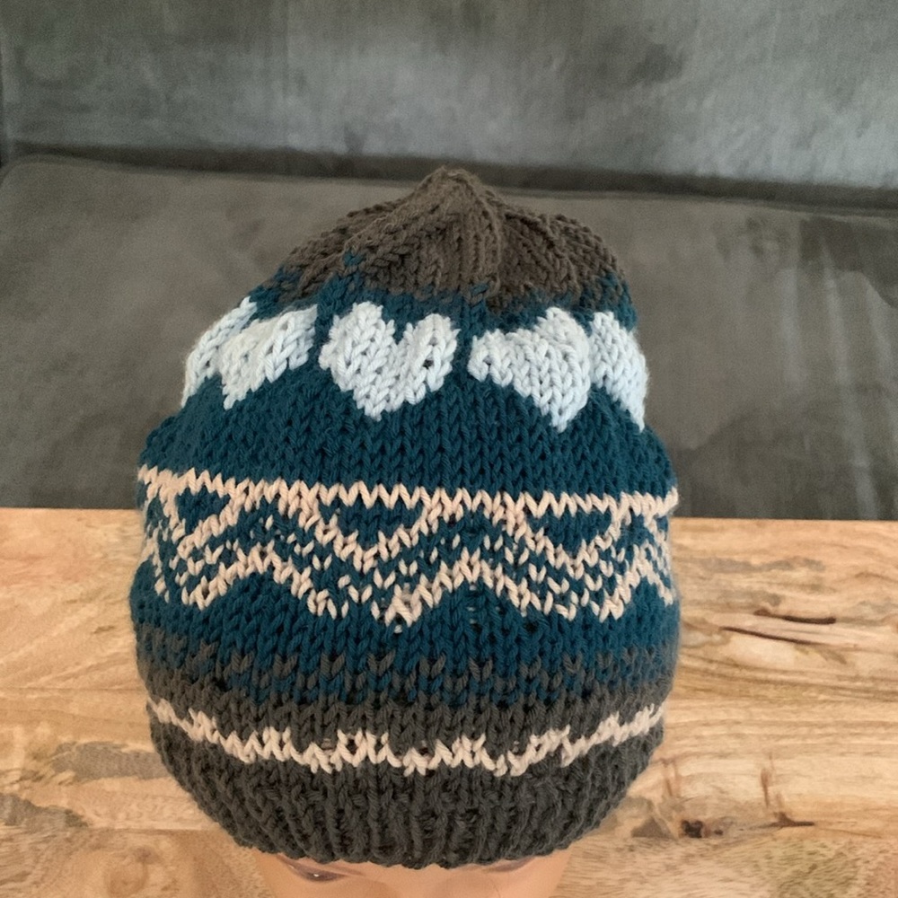 Fair Isle Hand Knitted Hat with Hearts and geometrical pattern -Merino Superwash - Picture 6 of 11